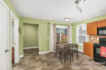 40 E Maple Street NE, Cedar Springs, MI 49319 - Photo 9