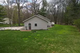 17148 Seneca Ct, Howard City, MI 49329 - Photo 41