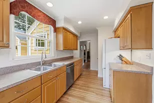 2801 Duchess Dr, Kalamazoo, MI 49008 - Photo 11