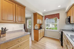 2801 Duchess Dr, Kalamazoo, MI 49008 - Photo 9