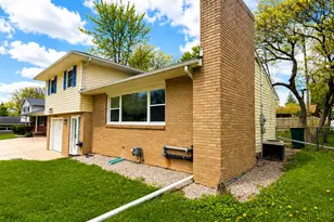 2200 Rossiter Pl, Lansing, MI 48911 - Photo 3