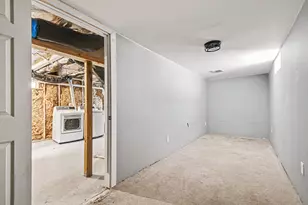 2319 Beverly Ave SW, Wyoming, MI 49519 - Photo 5