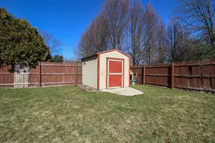 17064 Hawk Ct, Three Rivers, MI 49093 - Photo 3