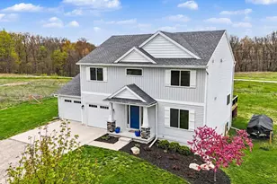 300 Cumberland Ave SE, Lowell, MI 49331 - Photo 5