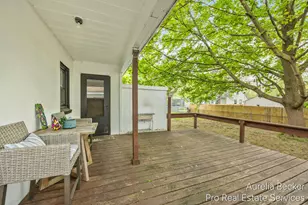 2911 Foster Ave NE, Grand Rapids, MI 49505 - Photo 19