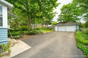 417 Monroe St, Allegan, MI 49010 - Photo 31