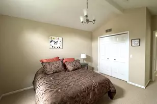 33377 Norfolk St, Livonia, MI 48152 - Photo 23