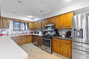 260 Renfrew Ave, Adrian, MI 49221 - Photo 11