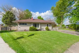 260 Renfrew Ave, Adrian, MI 49221 - Photo 5
