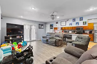 260 Renfrew Ave, Adrian, MI 49221 - Photo 17