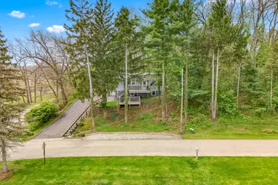 1050 Earlyn Drive, Hillsdale, MI 49242 - Photo 15