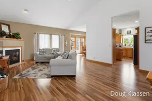 10302 Winterwood Dr, Zeeland, MI 49464 - Photo 5