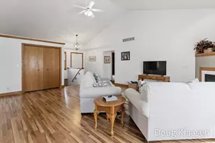 10302 Winterwood Dr, Zeeland, MI 49464 - Photo 7