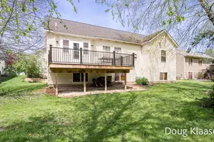 10302 Winterwood Dr, Zeeland, MI 49464 - Photo 41