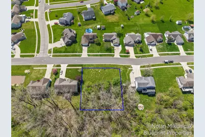 349 Creekside Drive, Coopersville, MI 49404 - Photo 5