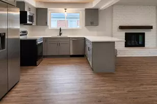 13070 Picadilly Dr, Sterling Heights, MI 48312 - Photo 3