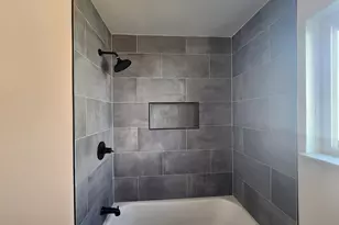 13070 Picadilly Dr, Sterling Heights, MI 48312 - Photo 9