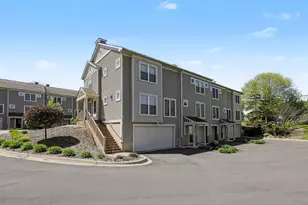 1032 Bluestem Ln, Ann Arbor, MI 48103 - Photo 3