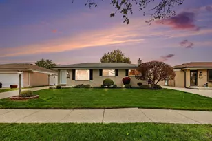 15569 Alsip St, Roseville, MI 48066 - Photo 1