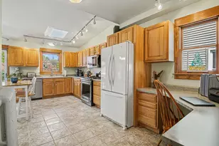 1019 Pearl St, Saint Joseph, MI 49085 - Photo 9
