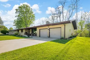 3014 W Bluffwood Terrace, Saint Joseph, MI 49085 - Photo 5