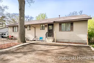 15223 Krueger St, Spring Lake, MI 49456 - Photo 3