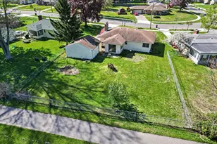 1411 Meadowlane Dr SE, Grand Rapids, MI 49508 - Photo 7