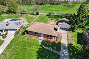 1411 Meadowlane Dr SE, Grand Rapids, MI 49508 - Photo 5