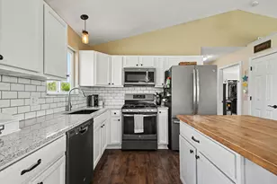 7864 County Farm Rd, Greenville, MI 48838 - Photo 15