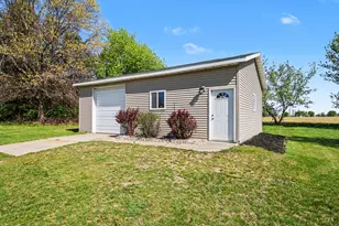 7864 County Farm Rd, Greenville, MI 48838 - Photo 31