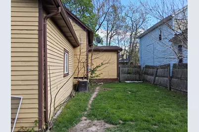 1009 N Bond Street, Saginaw, MI 48602 - Photo 3