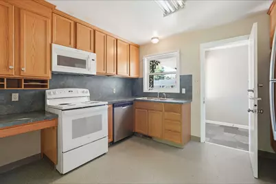 2143 Osceola Drive SE, Grand Rapids, MI 49506 - Photo 9