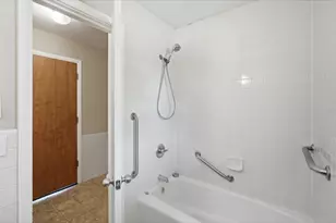 2143 Osceola Dr SE, Grand Rapids, MI 49506 - Photo 33