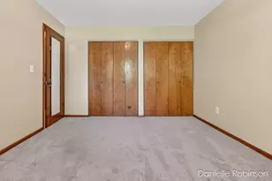 929 Village Ln, Jenison, MI 49428 - Photo 15