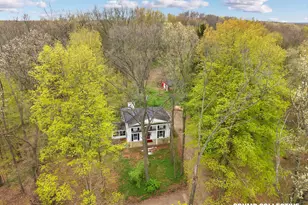 9483 Stadium Dr, Kalamazoo, MI 49009 - Photo 5