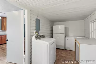 5527 W River Dr NE, Comstock Park, MI 49321 - Photo 35