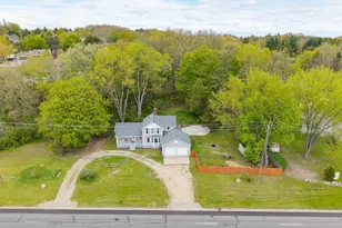 5527 W River Dr NE, Comstock Park, MI 49321 - Photo 3