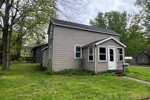 627 S 5th St, Niles, MI 49120 - Photo 3