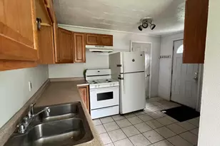 627 S 5th St, Niles, MI 49120 - Photo 7