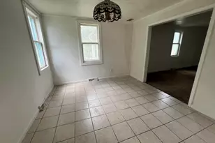 627 S 5th St, Niles, MI 49120 - Photo 9