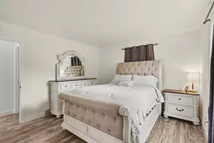 1717 Edgewood Ave SE, Grand Rapids, MI 49506 - Photo 11