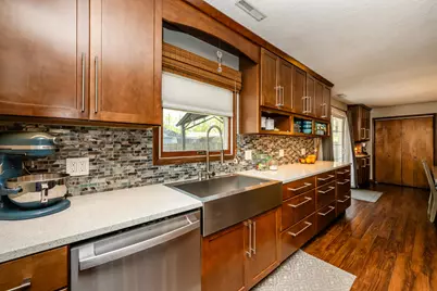5021 Weatherford Drive, Coloma, MI 49038 - Photo 11