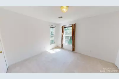 2802 S Knightsbridge Circle, Ann Arbor, MI 48105 - Photo 13