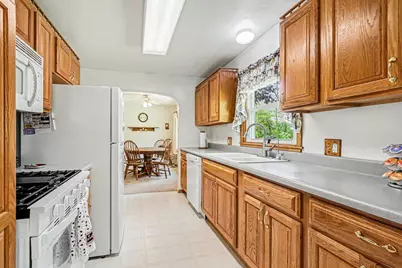 315 Marcelletti Avenue, Paw Paw, MI 49079 - Photo 3