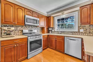 11201 Academy Ct, Plymouth, MI 48170 - Photo 15