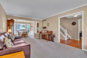 11201 Academy Ct, Plymouth, MI 48170 - Photo 9