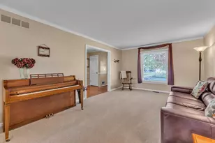 11201 Academy Ct, Plymouth, MI 48170 - Photo 11