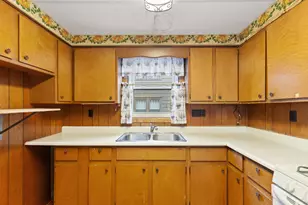 1002 S W Ave, Jackson, MI 49203 - Photo 11