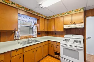 1002 S W Ave, Jackson, MI 49203 - Photo 13