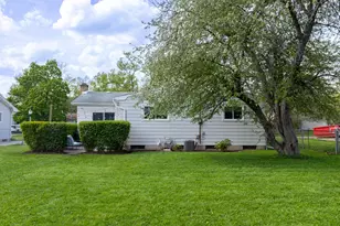3415 Karen St, Lansing, MI 48911 - Photo 39